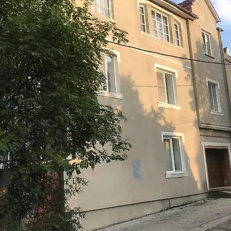 в частном доме в аркадии *