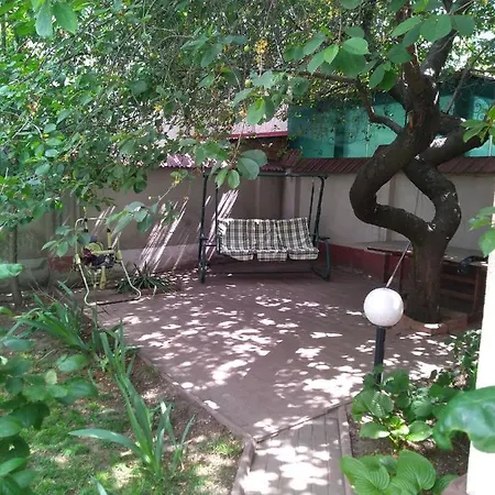 в частном доме в аркадии