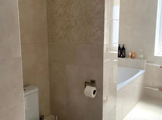 в частном доме в аркадии Odessza